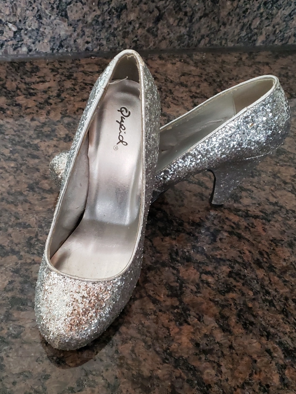 Qupid Silver Glitter Round-Toe Pump Heels for Women